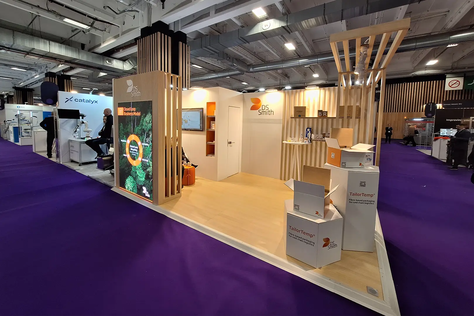 Agencement d'un stand de salon pour DS Smith par Comptoir Design Lab