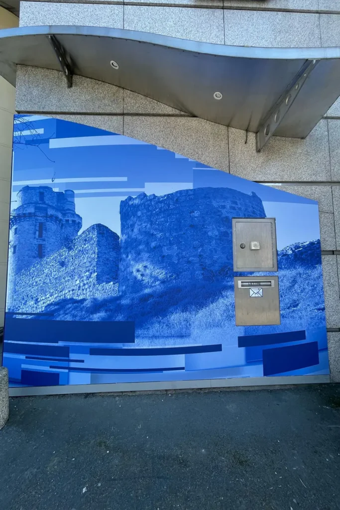 Habillage des vitrines des agences Banque Populaire Rive de Paris par Comptoir Design Lab