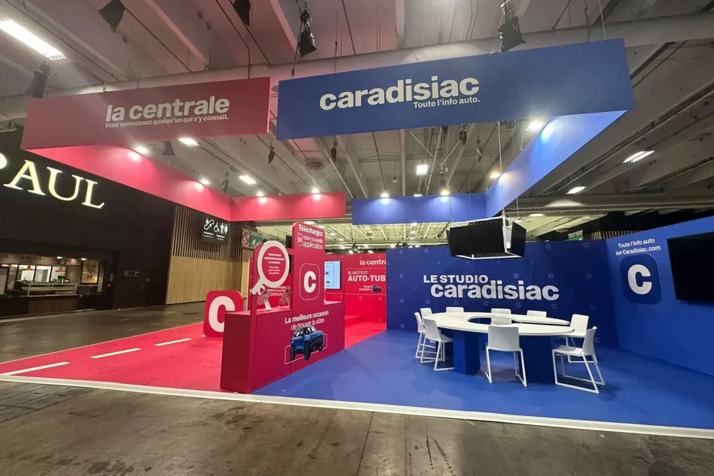 Stand Caradisiac au Salon de l'automobile de Paris 2024 par Comptoir Design Lab