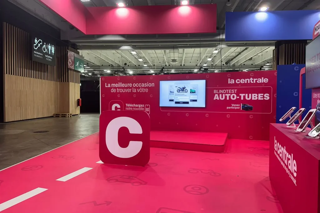 Stand La Centrale au Salon de l'automobile de Paris 2024 par Comptoir Design Lab